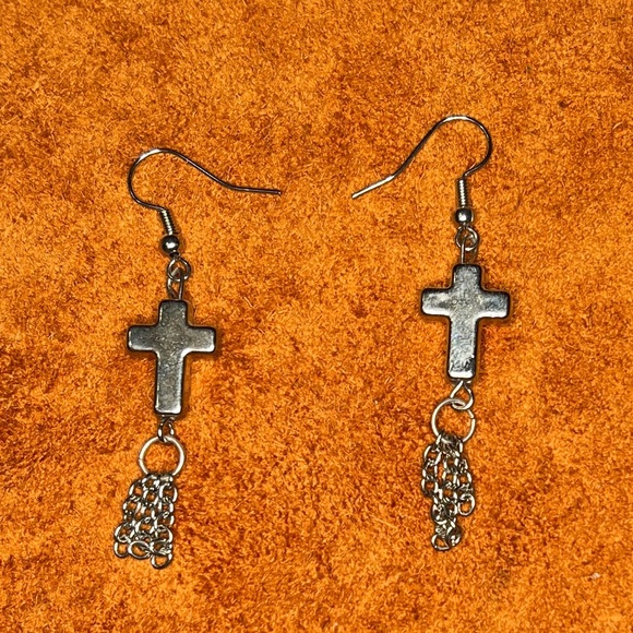 Broken Chains Cross Earrings - Picture 1 of 1